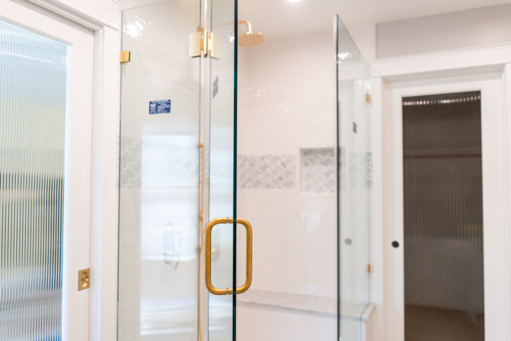 Closer Vview of Shower Hinges